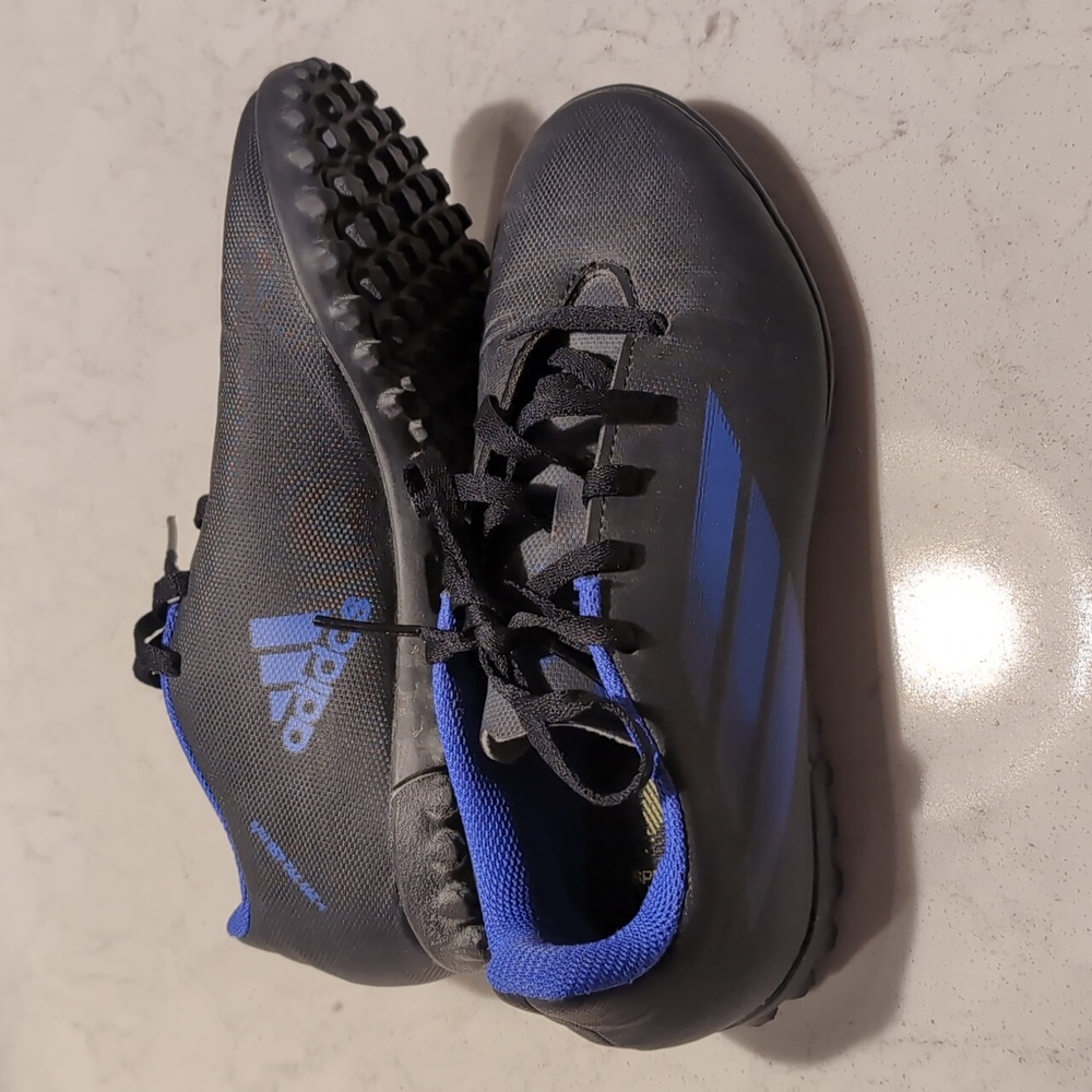 Child Adidas Speedflow.4 Indoor Soccer Shoe - Picture 2 of 7